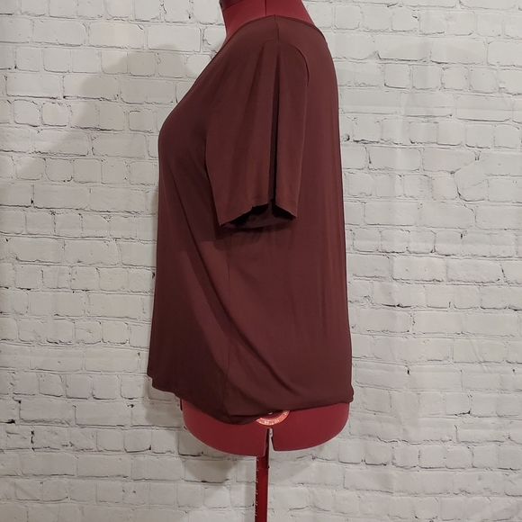 *Free add-on with  a purchase* Purple Old Navy t-shirt - Picture 3 of 5